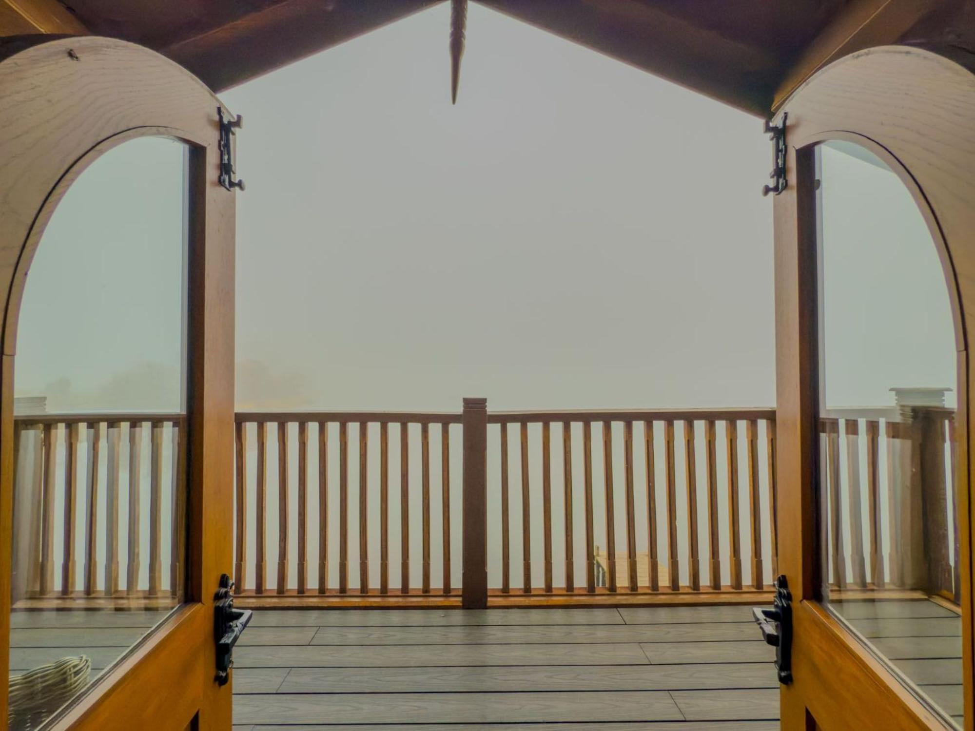 Duke Of Portland Boathouse On The Shore Of Ullswater Ideal For A Romantic Break Vakantiehuis
