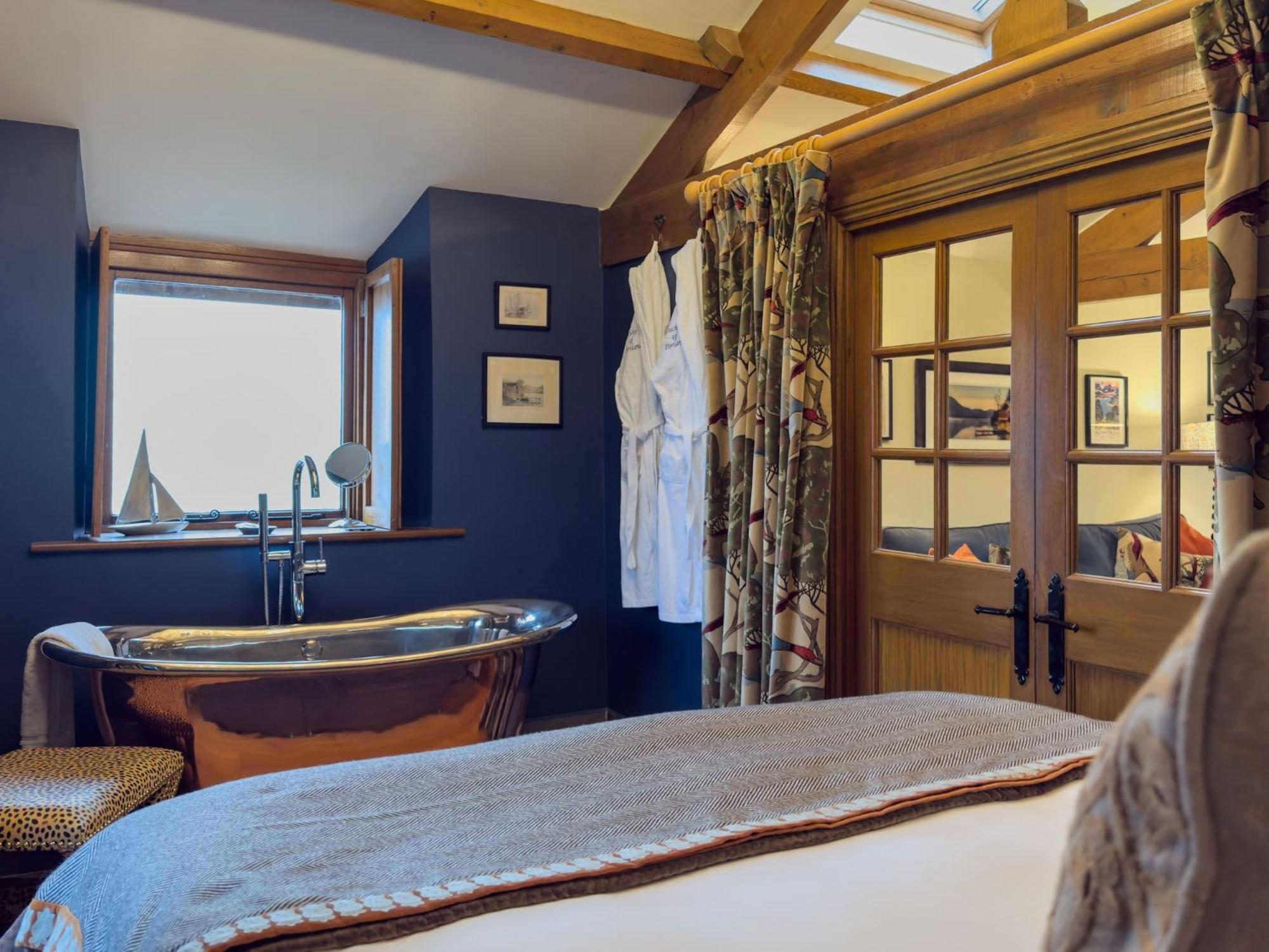 Duke Of Portland Boathouse On The Shore Of Ullswater Ideal For A Romantic Break